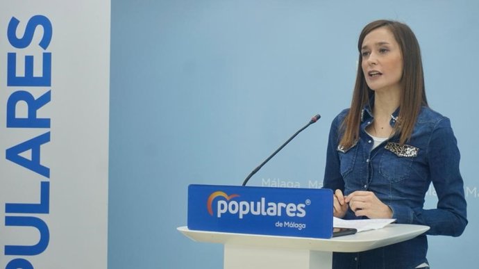 La portavoz del PP de Málaga, Elisa Pérez de Siles, en rueda de prensa