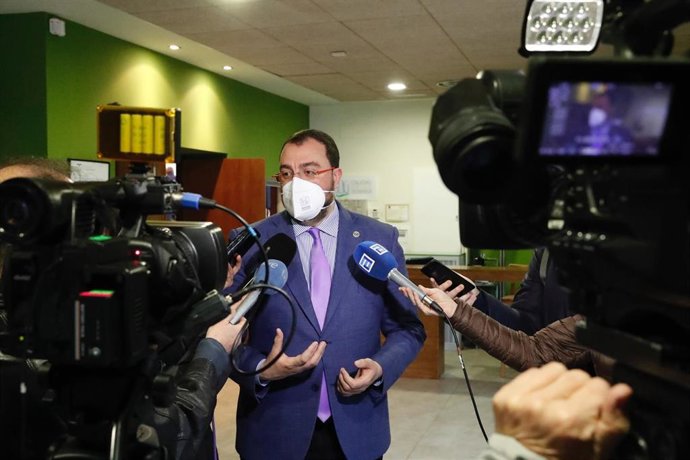 Archivo - El presidente del Principado de Asturias, Adrián Barbón