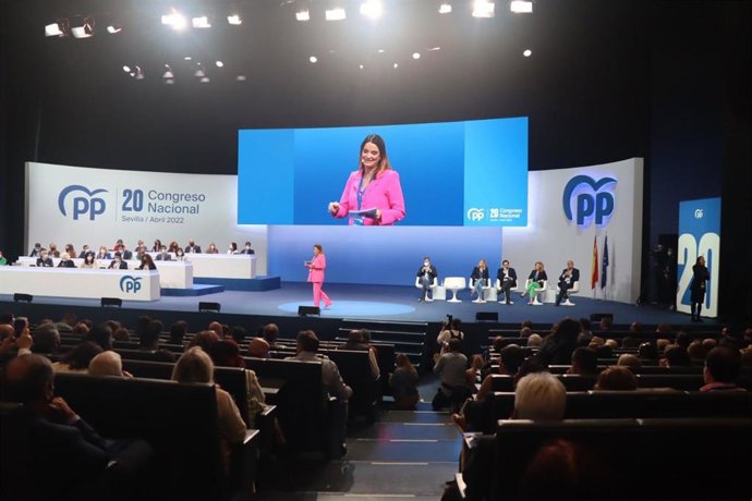 La presidenta del PP de Baleares, Marga Prohens, durante su intervención en el XX Congreso Nacional del PP.
