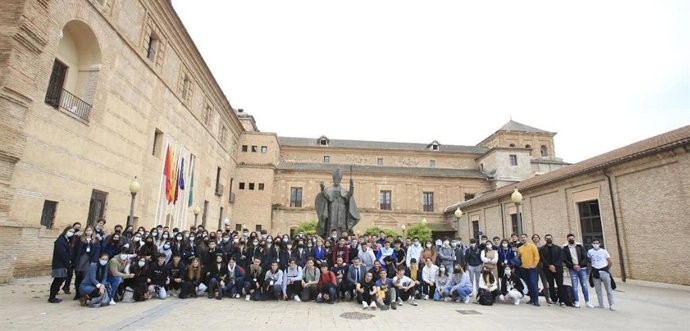 Cerca de 300 alumnos de Bachillerato y FP Superior participan en las Olimpiadas Científicas de la UCAM