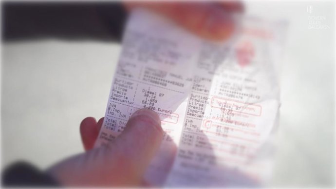 Recibo de gasolina con el descuento de 20 céntimos aplicado.