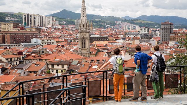 Turistas en Bilbao