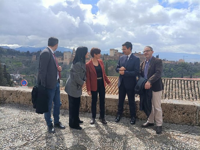 La ministra de Política Territorial y portavoz del Gobierno, Isabel Rodríguez, en una visita a Granada.