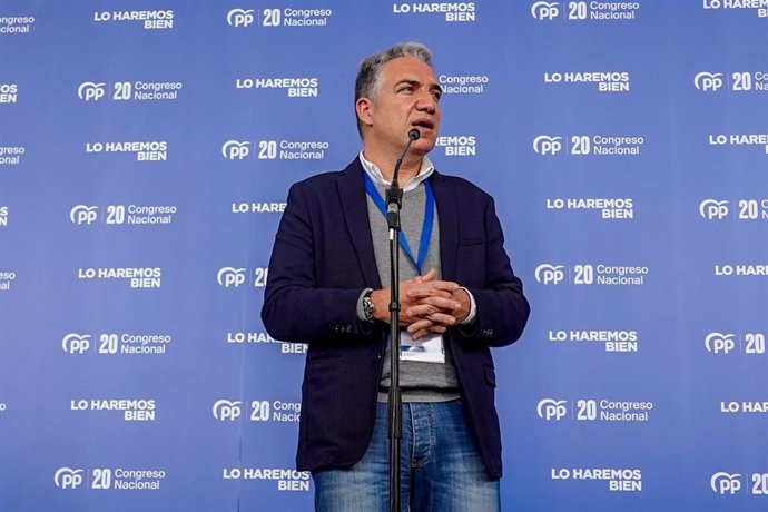 El consejero de Presidencia de la Junta de Andalucía y el futuro Coordinador General del Partido Popular, Elías Bendodo, ofrece una rueda de prensa  en el Palacio de Congresos y Exposiciones de Sevilla (FIBES)  XX en el congreso extraordinario del PP, a