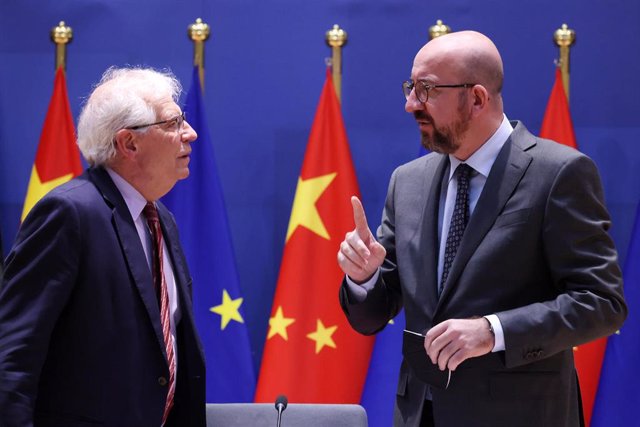 Josep Borrell y Charles Michel durante la cumbre de la UE con China