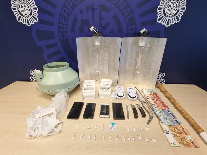 Efectos intervenidos en el 'narcopiso' de Santander