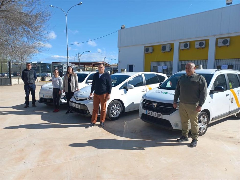 Presentación de la campaña del IAM en colaboración con Unión Sevillana del Taxi.