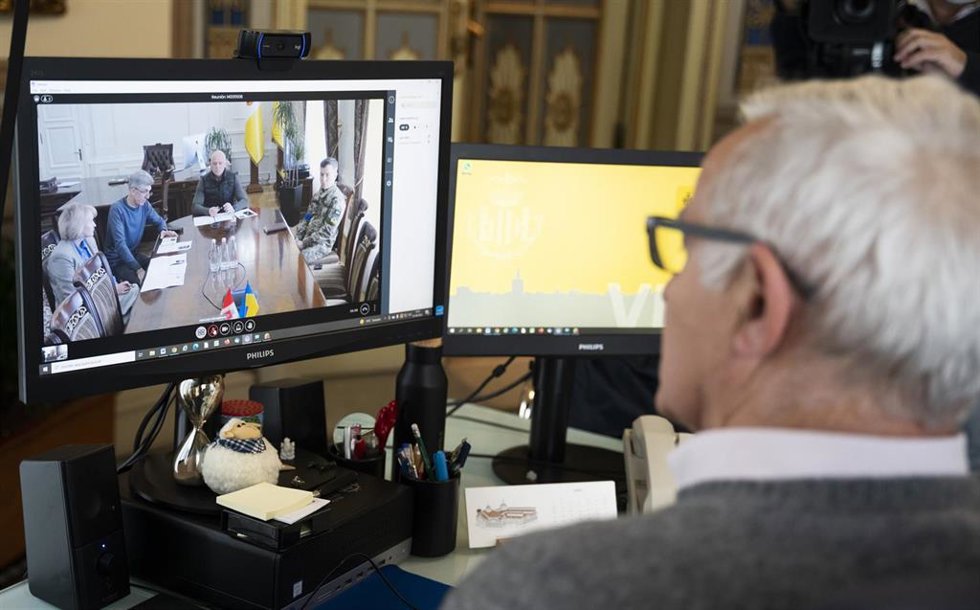 El alcalde de Valncia, Joan Ribó, se ha reunido este viernes por videoconferencia con el alcalde de la ciudad ucraniana de Odesa, Gennady Trukhanov,