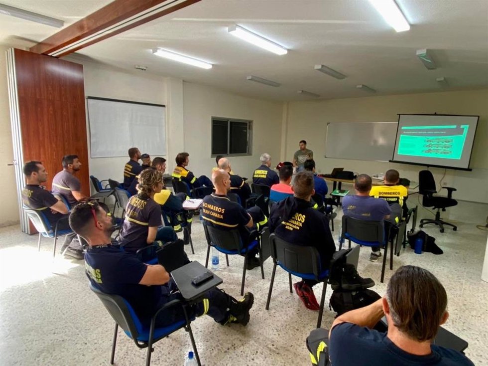 Bomberos de Gran Canaria se forman para participar en el Campeonato de Accidentes de Tráfico que en 2022 se celebrará en Lanzarote