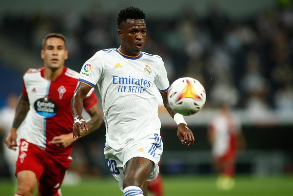 Archivo - El jugador del Real Madrid Vinicius Junior, durante el partido ante el Celta de Vigo en el Santiago Bernabéu de LaLiga Santander 2021-2022.