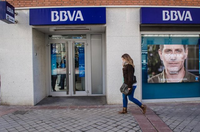 Archivo - Sucursal, banco BBVA