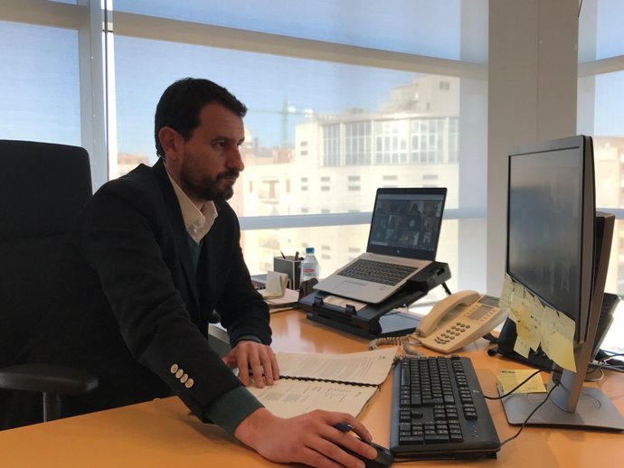 L'alcalde de Badalona, Rubén Guijarro, en una reunió telemtica
