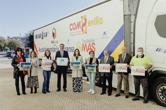 Reparto de ayuda humanitaria a Ucracnia por parte de la Fundación MAS y el Colegio de Médicos de Sevilla