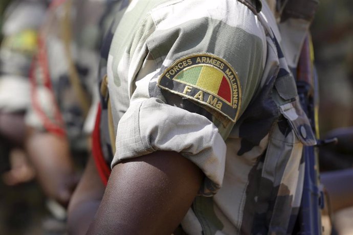 Imagen de la ilustración muestra al ejército de Malí durante una visita a EUTM Malí durante el segundo día de una visita de trabajo de cuatro días del Ministro de Asuntos Exteriores belga a Chad y Malí, el martes 29 de agosto de 2017 en Koulikoro, Repúb