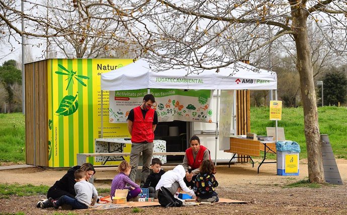 Una 'Naturaula' de l'AMB d'activitats de sensibilització ambiental per a famílies i escoles