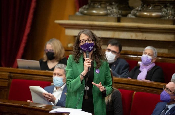 La consellera de Igualdad y Feminismos, Tnia Verge, en el Parlament a 9 de marzo de 2022