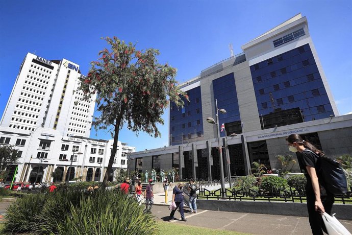 Archivo - Una calle de la capital de Costa Rica, San José.