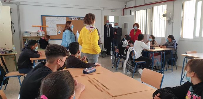 El Ayuntamiento culmina la reforma de nueve aulas del CEIP Victoria Díez, en Los Pajaritos, con 260.000 euros.