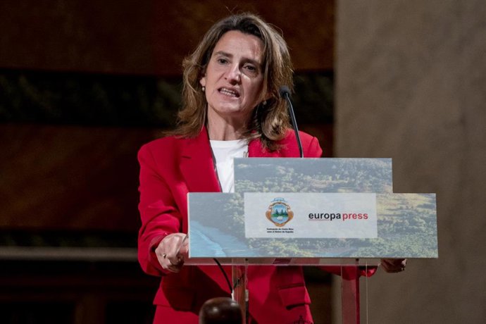 La vicepresidenta tercera y ministra para la Transición Ecológica y el Reto Demográfico, Teresa Ribera, interviene un desayuno informativo de Europa Press, a 28  de marzo de 2022, en Madrid, (España). 