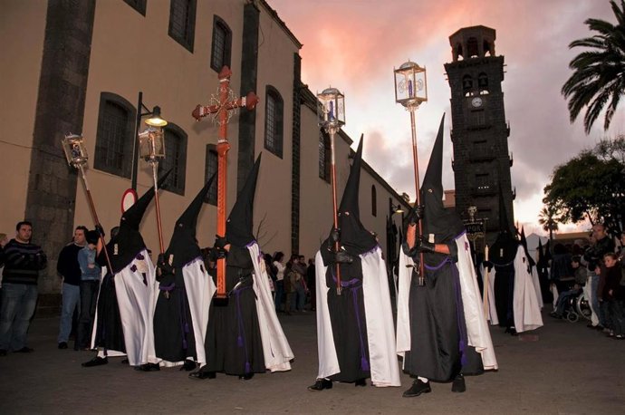 Archivo - Procesión de Semana Santa en La Laguna