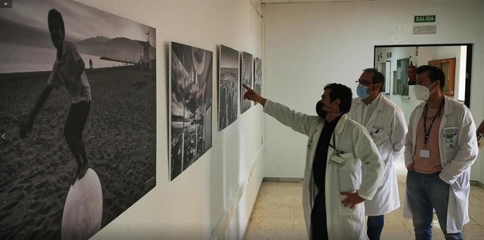 El Torrecárdenas expone la colección de fotografías 'Miradas desde mi teléfono', del neurólogo Pablo Quiroga.