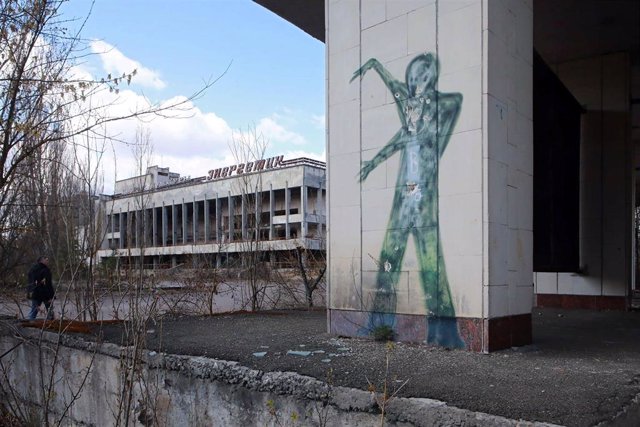 Archivo - Un mural en Prípiat, cerca de Chernóbil