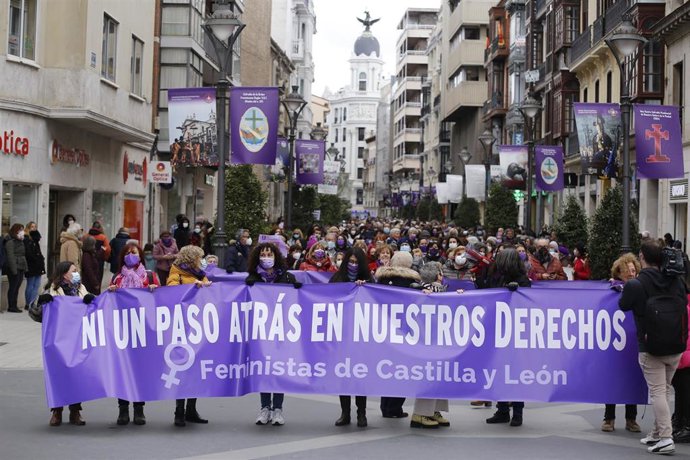 Manifestación feminista en Valladolid para reivindicar los derechos de la mujer.