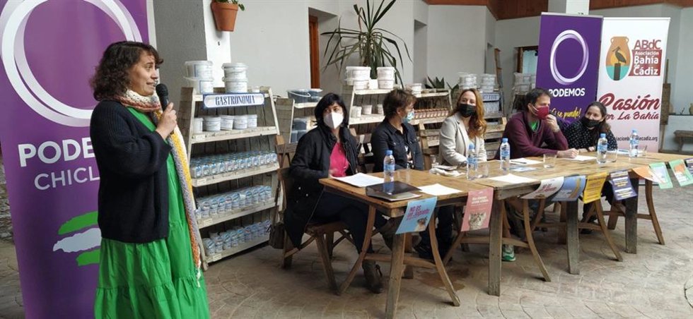 Podemos Andalucía participa en un encuentro animalista para dar a conocer la nueva Ley de Protección Animal.