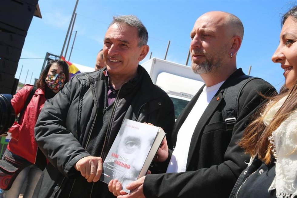 El secretario general del PCE y secretario de Estado de la Agenda 2030, Enrique Santiago, y el secretario general del PCA, Ernesto Alba.