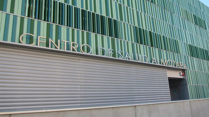 Archivo - Centro de salud de La Almozara, en Zaragoza