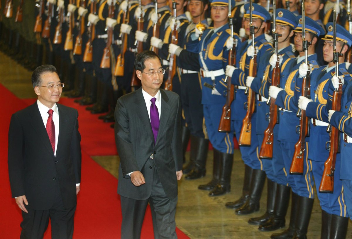 Corea. El presidente de Corea del Sur nomina al centrista Han Duck Soo