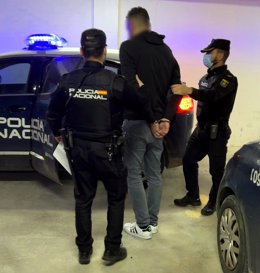 Detenido en Dénia (Alicante) un hombre con 17 reclamaciones judiciales pendientes por estafar más de 13.700 euros