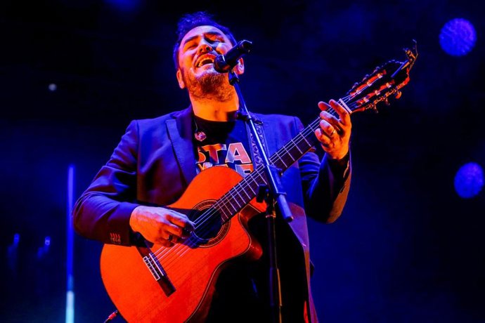 Archivo - El cantautor Ismael Serrano durante la presentación de su nuevo disco Seremos 