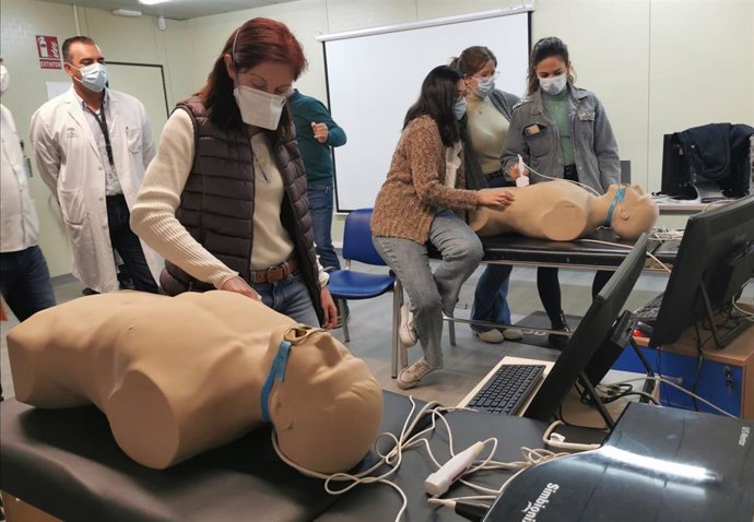 El SAS formará a más de un millar de profesionales de Atención Primaria en ecografía abdominal