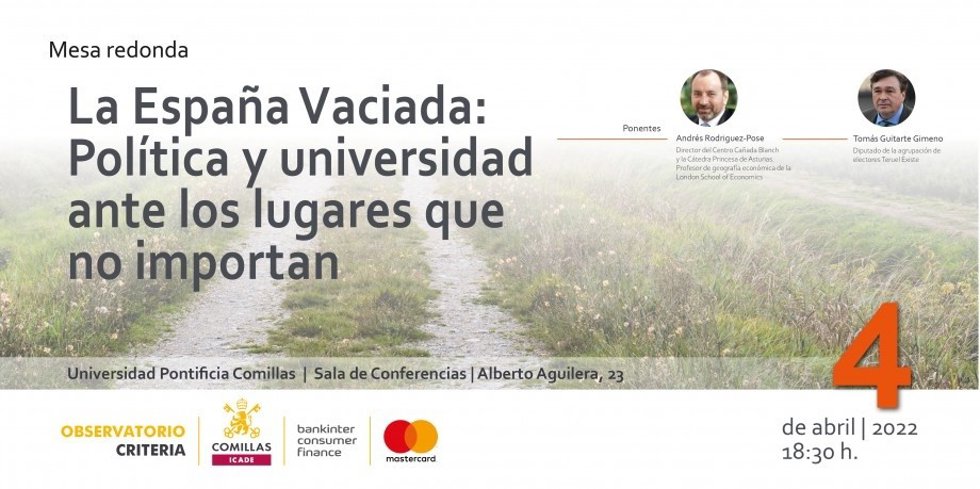 Tomás Guitarte participa en la mesa redonda 'La España vaciada: Política y Universidad ante los lugares que no importan'.
