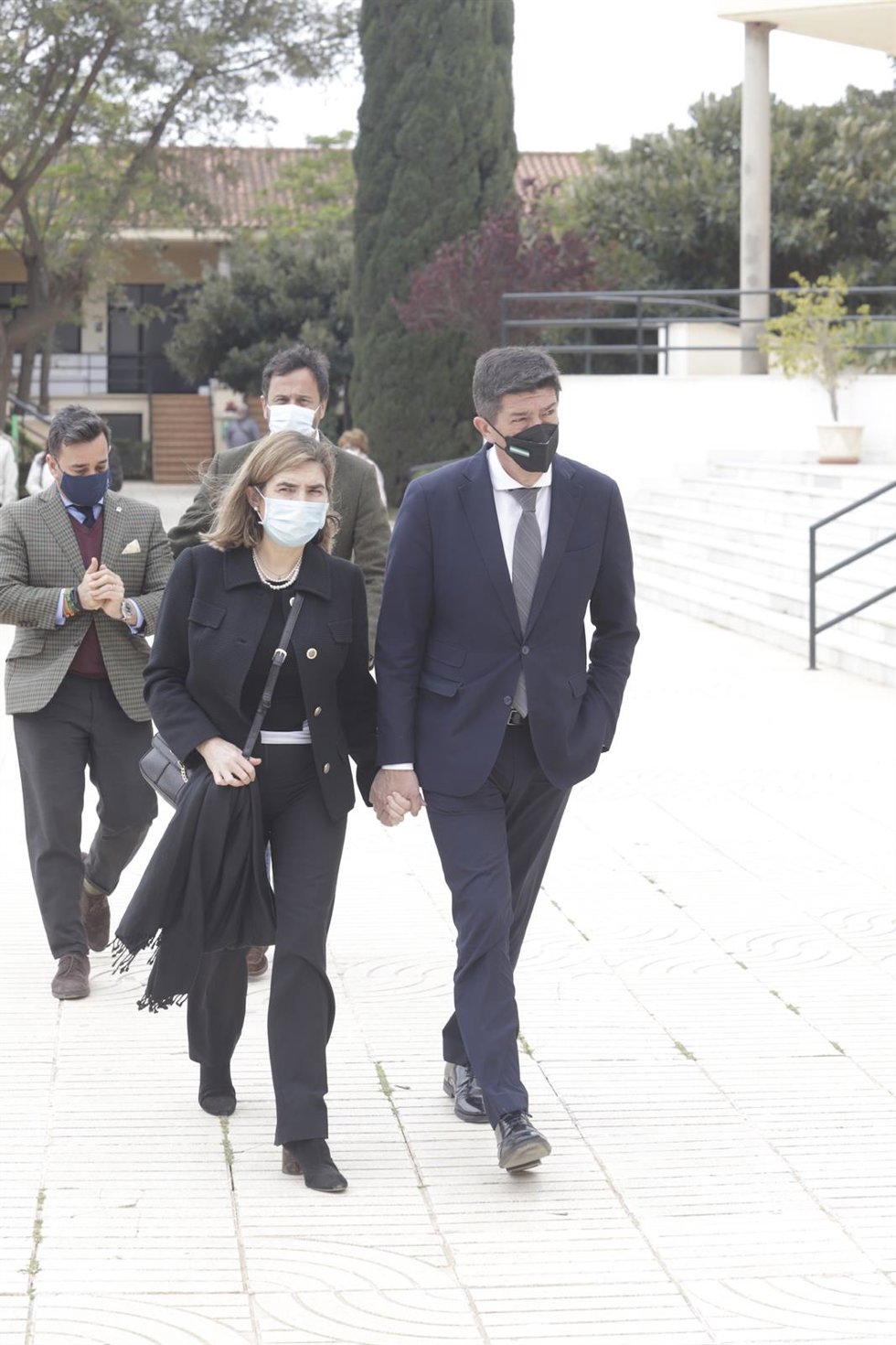 El vicepresidente de la Junta de Andalucía y consejero de Turismo, Regeneración, Justicia y Administración Local, Juan Marín con la consejera de Empleo, Formación y Trabajo Autónomo de la Junta de Andalucía, Rocío Blanco, a la llegada a el Parque Cement