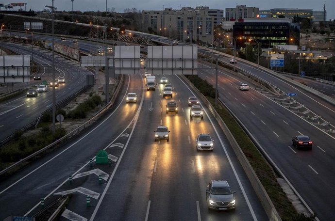 Archivo - Tráfico.- Fallecen 12 personas en las carreteras durante el puente 
