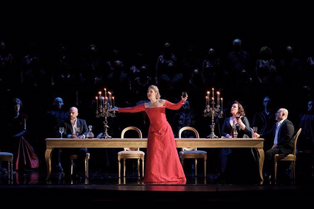 Representación de 'Nessun dorma' en el Gran Teatre del Liceu por su 175 aniversario