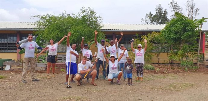 Volunteers in Curacao beautify neighborhoods on Good Deeds Day