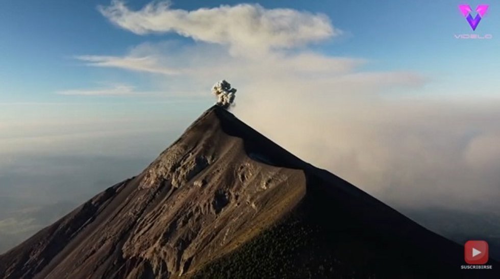 VOLCÁN ACTIVO CAPTADO EN CÁMARA | Naturaleza increíble
