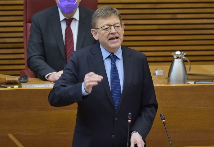 Ximo Puig durante la sesión de control