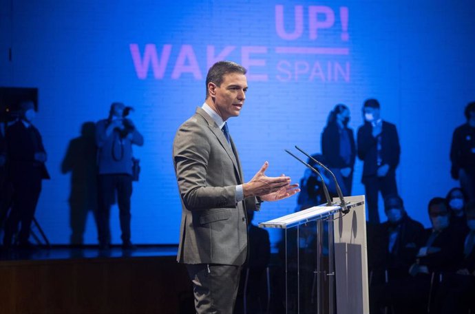 El presidente del Gobierno, Pedro Sánchez, interviene en la inauguración de la segunda edición del foro económico español Wake Up, Spain!, Aprendizaje, crecimiento y sostenibilidad en la Europa solidaria, en la Casa de América.