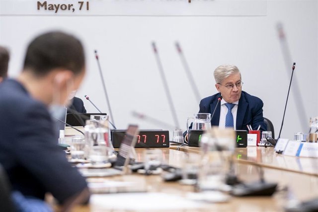 El gerente de la EMVS, José Antonio Acosta, en la segunda sesión de la Comisión de Investigación por el presunto espionaje a la presidenta de la Comunidad de Madrid, Isabel Díaz Ayuso, en el Salón de Usos Múltiples del Edificio de Grupos Municipales, a 4 