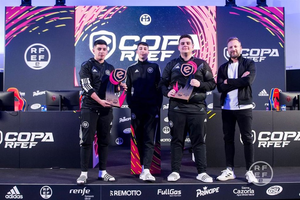 Adriman y Neat arrasan en la eCopa FIFA22 de la RFEF.