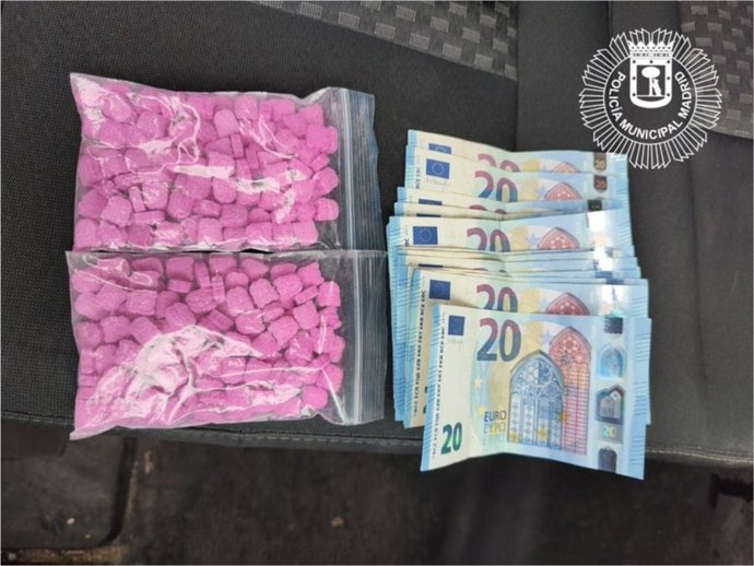 Descubren 200 pastillas de éxtasis ocultas en los genitales de un conductor que circulaba por la M-30