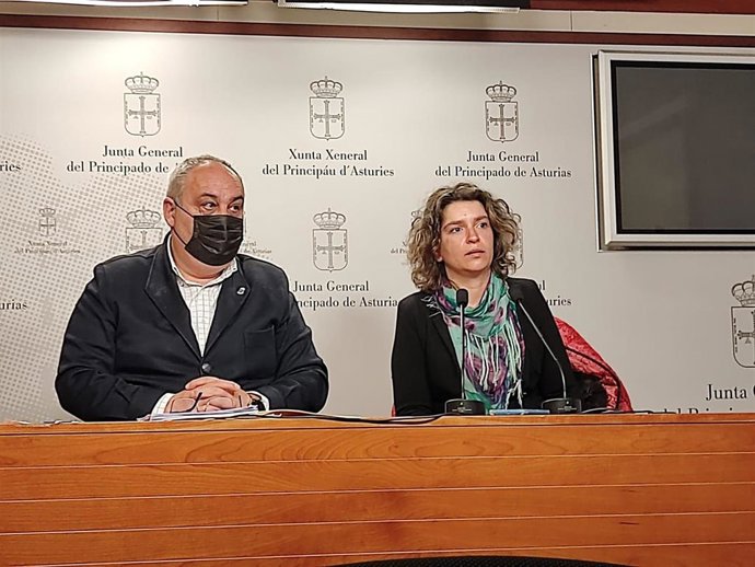 El diputado del PP, Javier Brea y la ganadera Rocío Fernández.