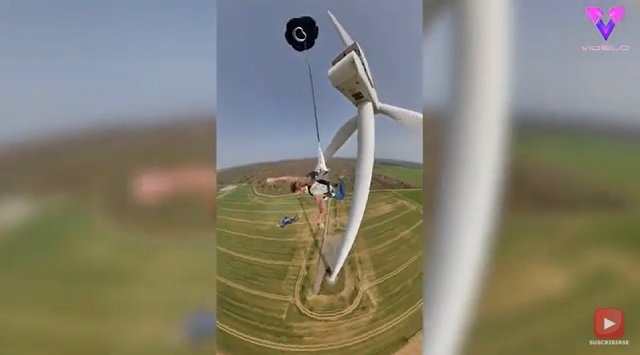 Saltando desde una turbina eólica a 100 metros de altura