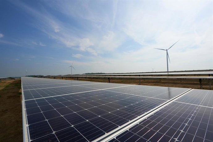 Archivo - EDP invertirá 100 millones de euros en startups hasta 2025 para acelerar la transición energética.