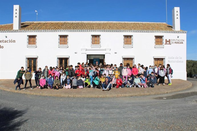 Unos 150 menores del Andévalo participan en el encuentro comarcal 'Tierra de Cuentos' de Diputación de Huelva.