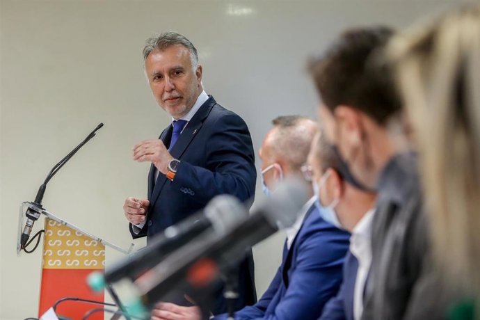 El presidente de Canarias, Ángel Víctor Torres, interviene durante la presentación del Campeonato Running Trail que se celebrará en El Paso (La Palma), en el Consejo Superior de Deportes, a 4 de abril de 2022, en Madrid (España).